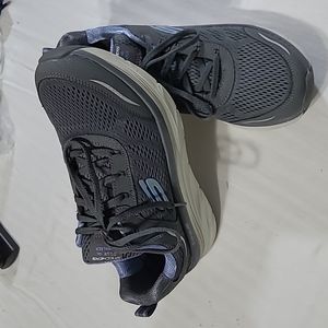 Skechers D'Lux Walker size 10 # 149023 women's shoes relaxed fit gray